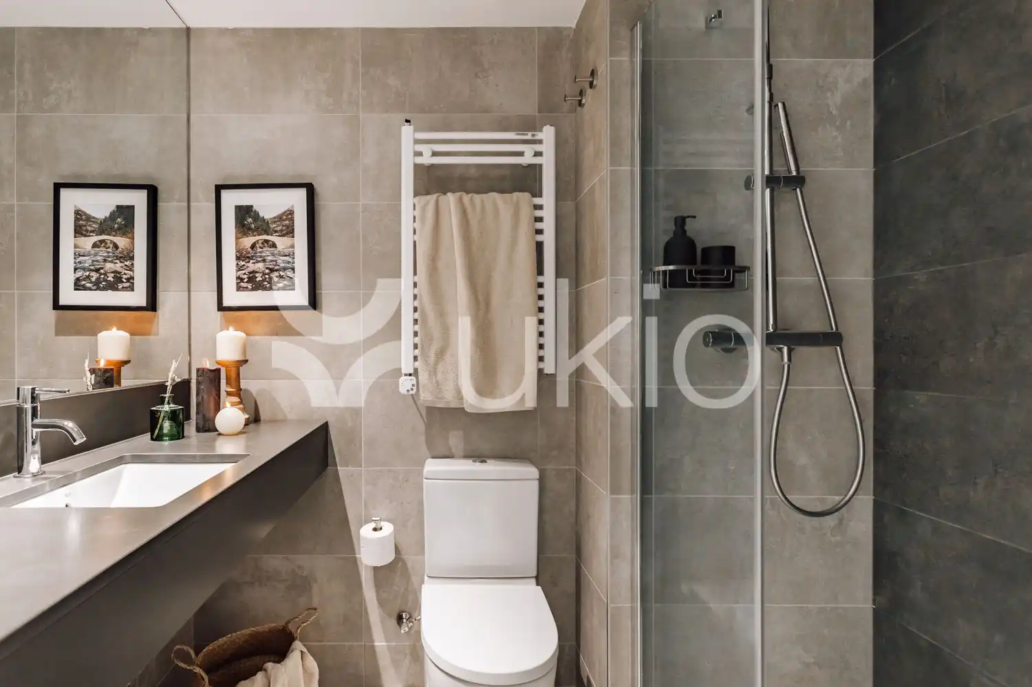 Badezimmer von Wohnungen zur Miete in Barcelona mit Klimaanlage, Möbliert und Ofen