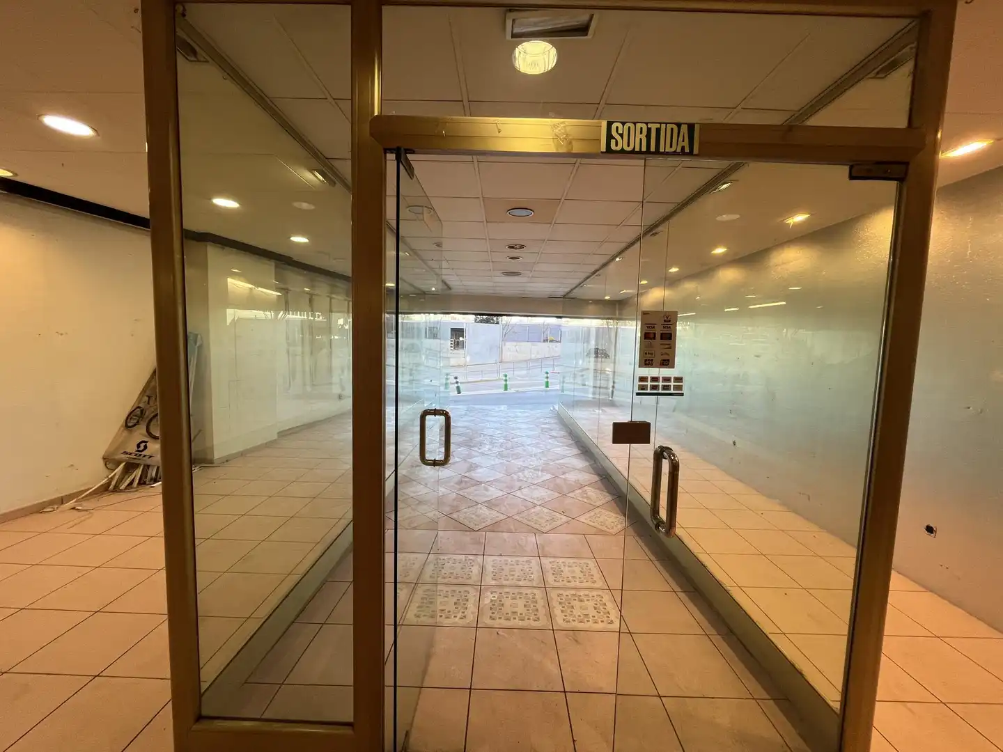 Commercial properties for sale in Manresa