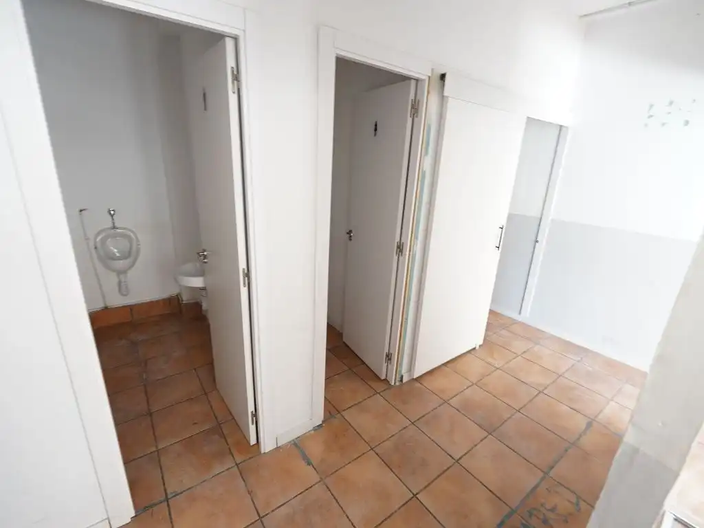 Badezimmer von Geschaftsraum zur Miete in Barcelona mit Terrasse