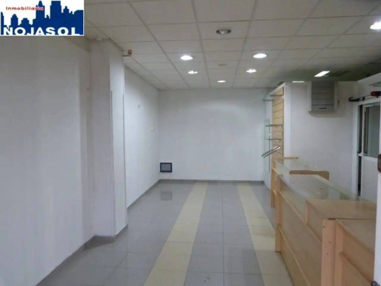 Gewerbefläche zum Verkauf in Avenida ris