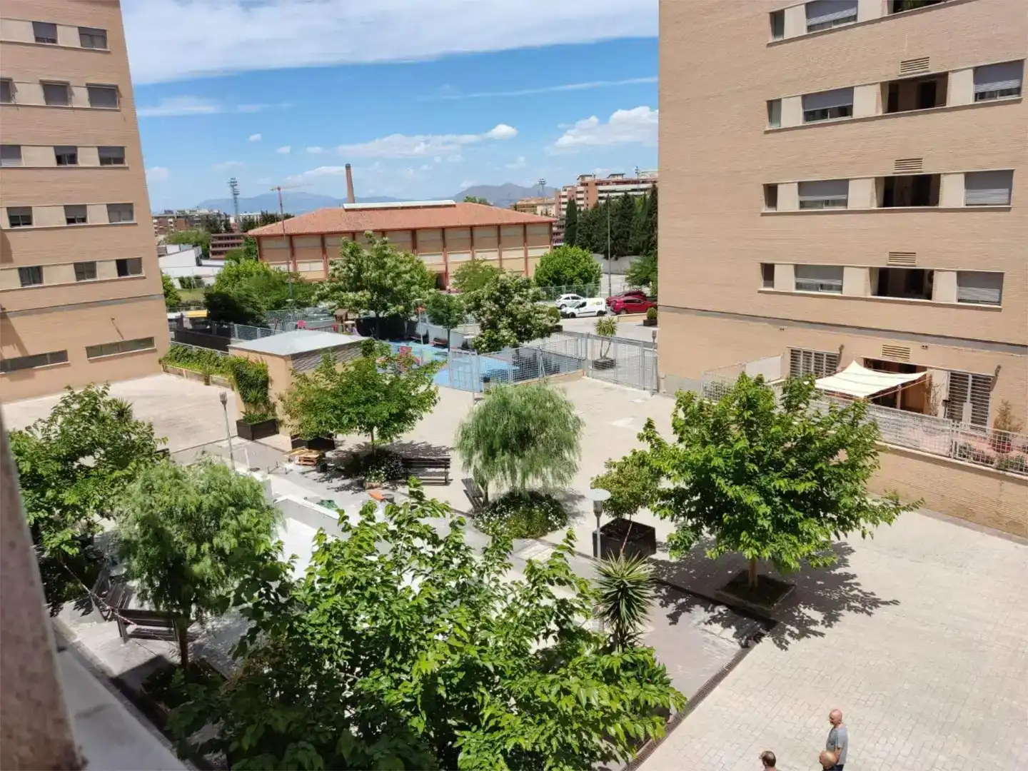 Vista exterior de Pis de lloguer en  Granada Capital amb Aire condicionat i Piscina