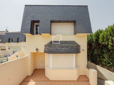 Villa con piscina in vendita a Rocafort