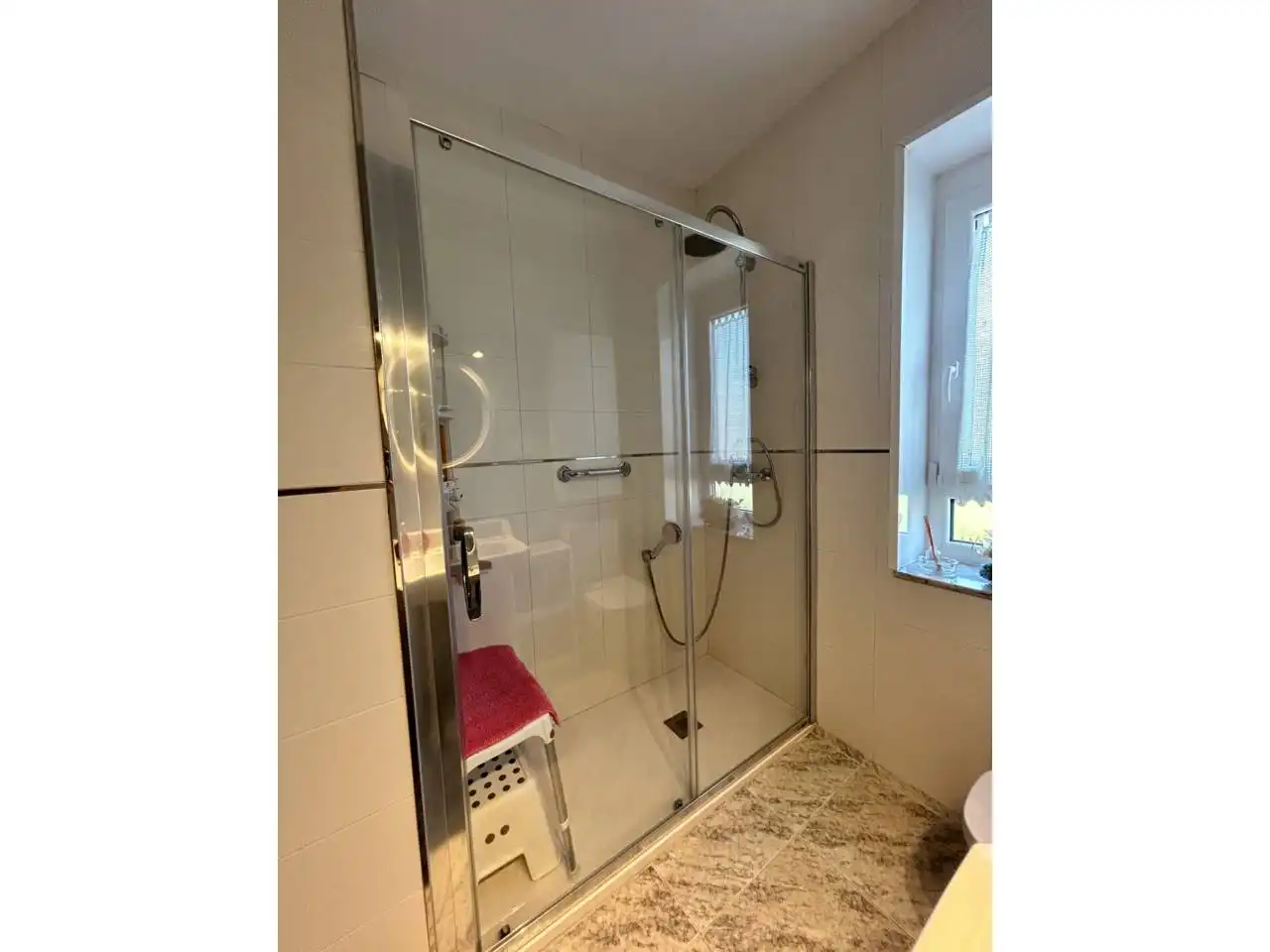 Badezimmer von Haus oder Chalet zum Verkauf in Llanes mit Heizung, Privatgarten und Terrasse