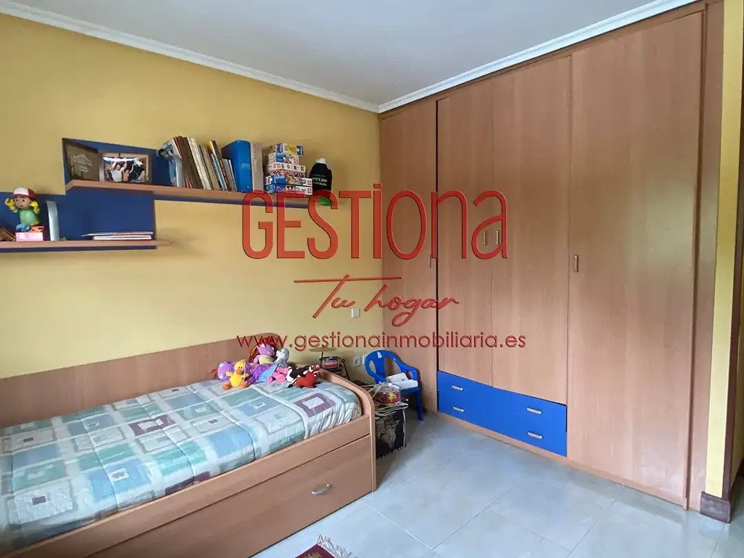 Habitación de Casa adosada en venta en Bareyo con Calefacción, Jardín privado y Piscina