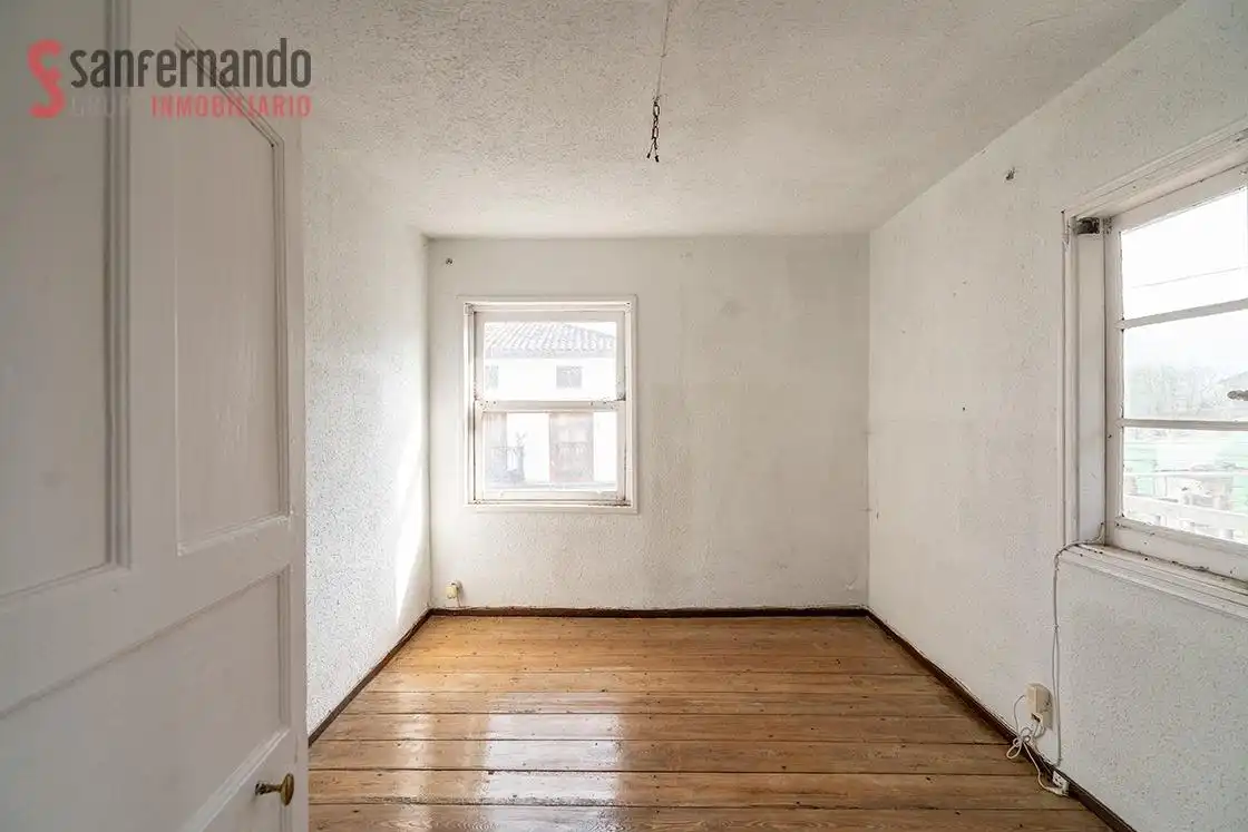 Habitación de Finca rústica en venta en Corvera de Toranzo con Jardín privado, Terraza y Trastero