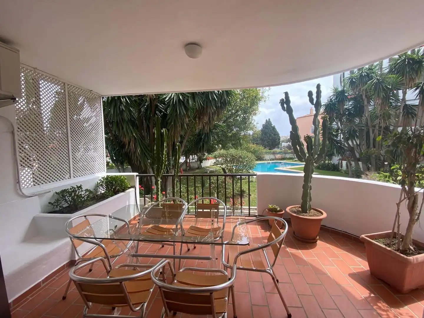 Terraza de Piso de alquiler en Marbella con Amueblado y Se aceptan mascotas