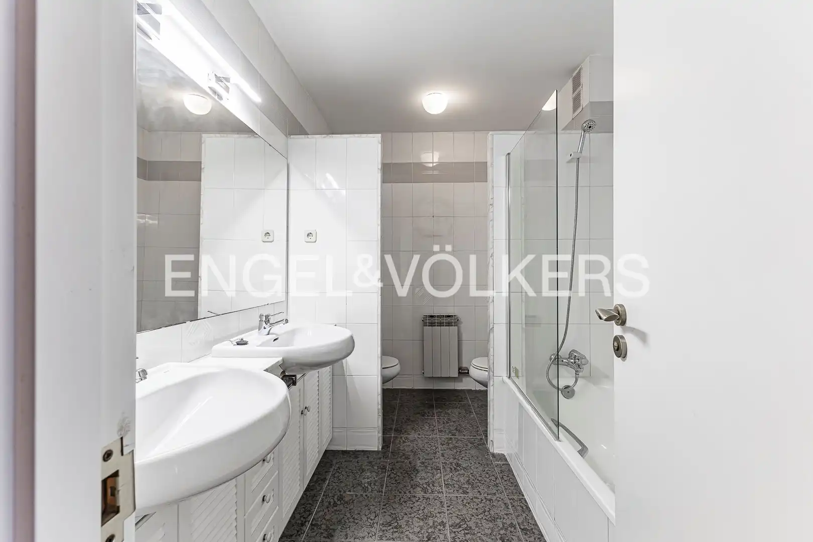 Bathroom of Detached homes for sale in Sant Cugat del Vallès  with Air Conditioner, Heating and Private garden