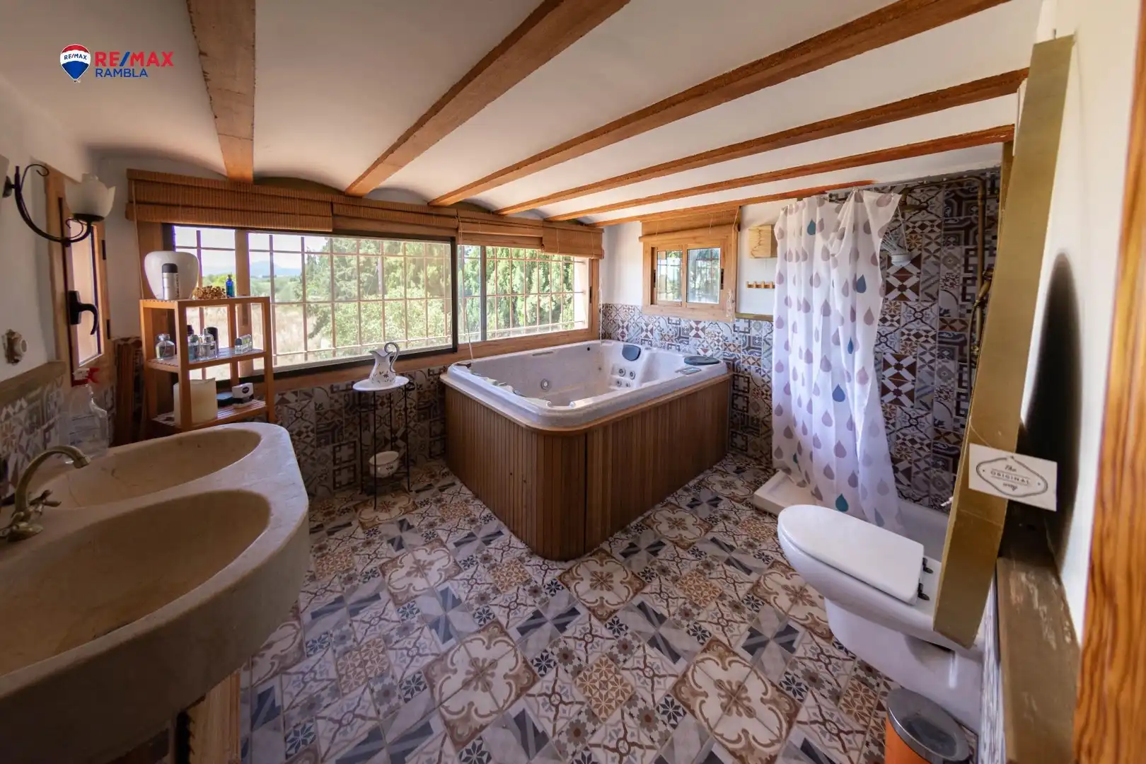 Baño de Finca rústica en venta en Montbrió del Camp