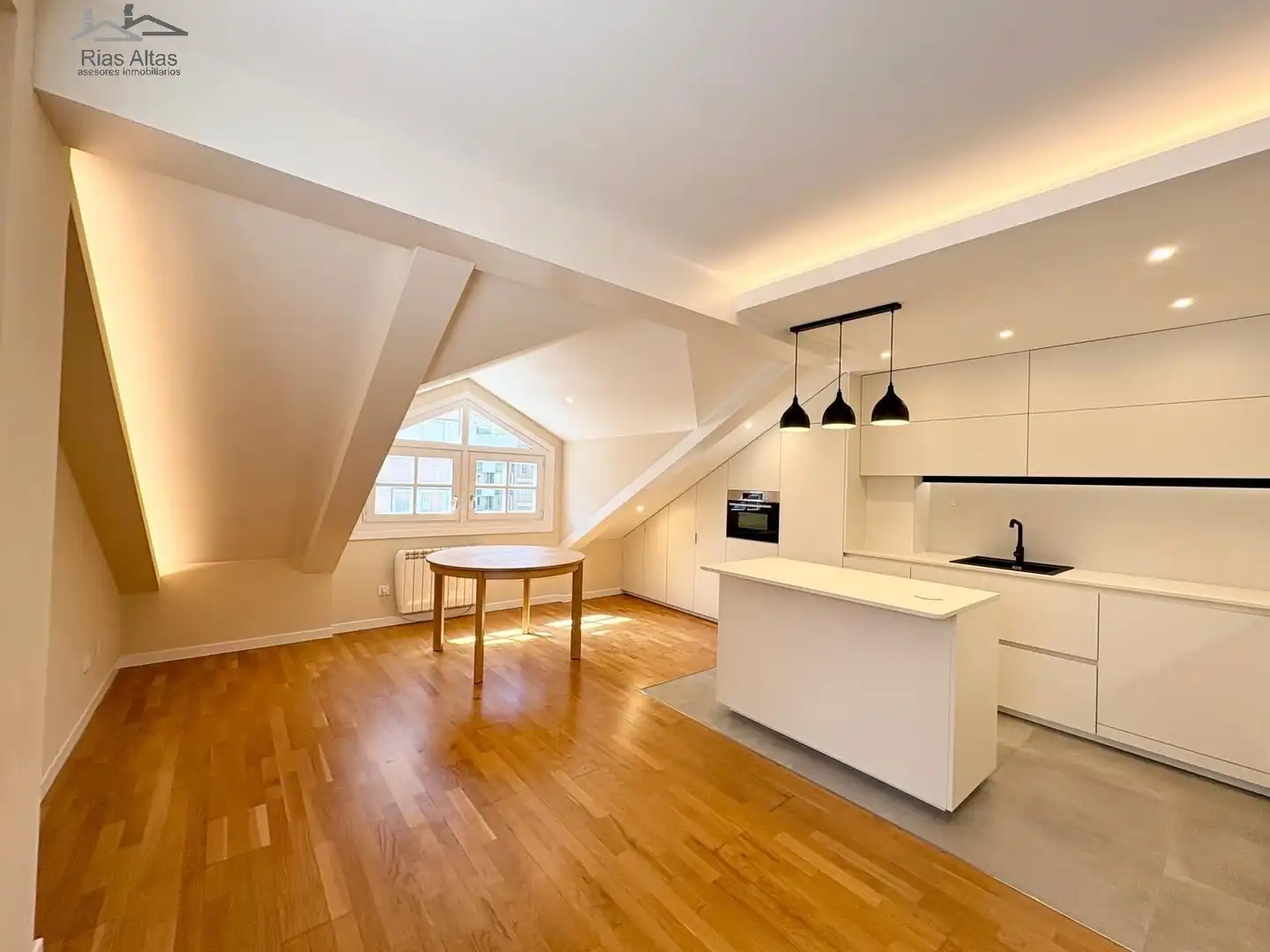 Cocina de Piso en venta en A Coruña Capital  con Calefacción