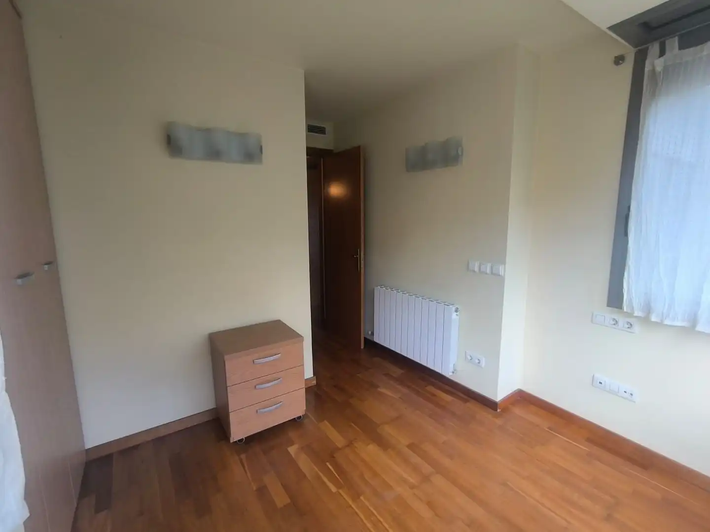 Schlafzimmer von Wohnung zum Verkauf in L'Hospitalet de Llobregat mit Klimaanlage, Heizung und Parkett