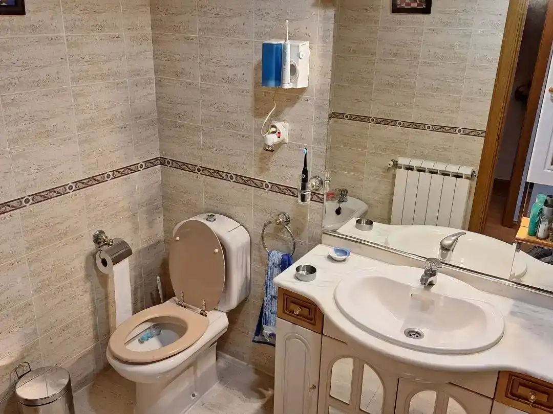 Bany de Casa o xalet en venda en Villalbilla amb Aire condicionat, Piscina i Balcó