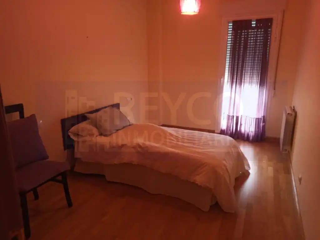 Dormitori de Apartament en venda en Torrecilla Sobre Alesanco amb Balcó