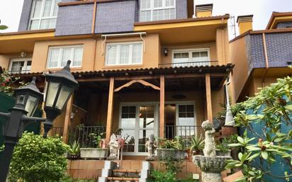 Exterior view of House or chalet for sale in Avilés  with Heating, Parquet flooring and Terrace