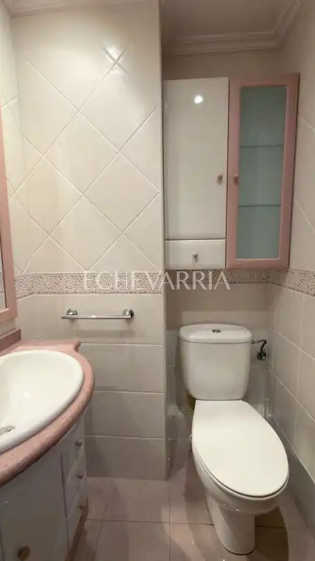 Bathroom of Flat for sale in Bilbao   with Heating