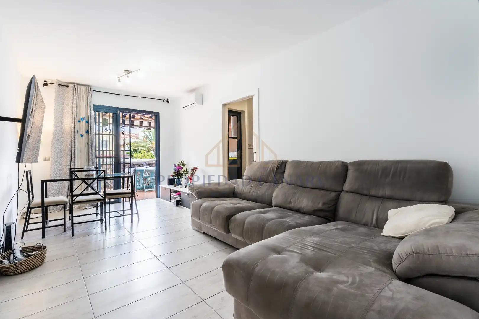 Living room of Flat for sale in Arona  with Air Conditioner, Terrace and Furnished