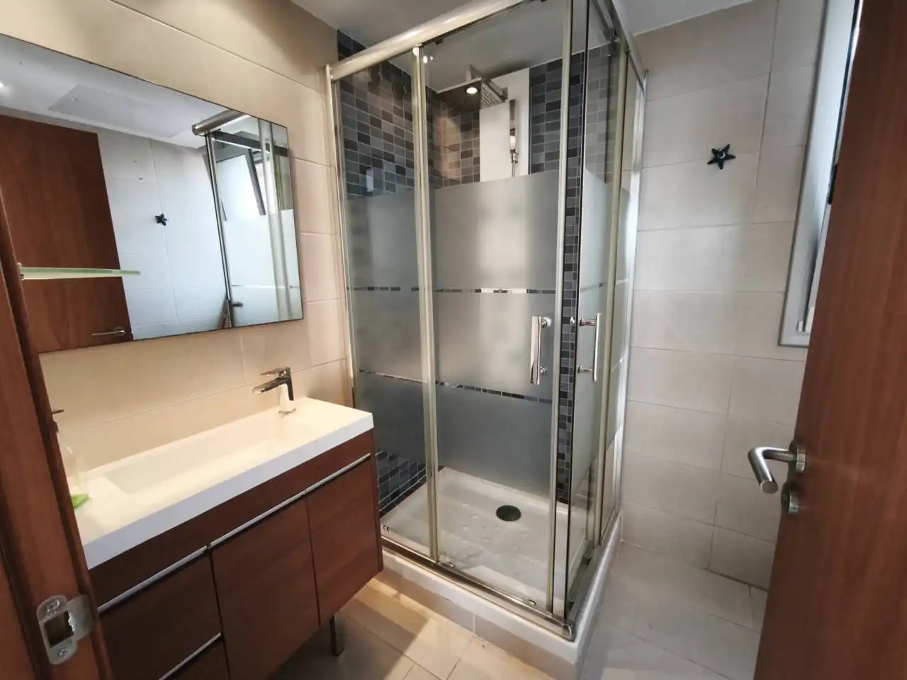 Badezimmer von Wohnung zum Verkauf in Calafell mit Klimaanlage, Heizung und Terrasse