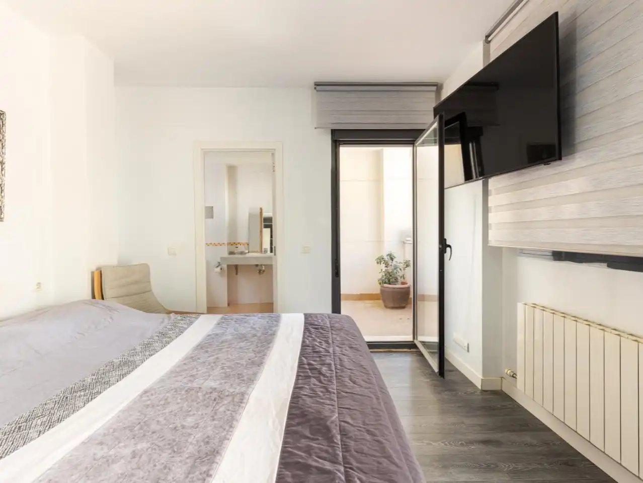 Bedroom of Houses for sale in Canet de Mar  with Terrace, Swimming Pool and Balcony
