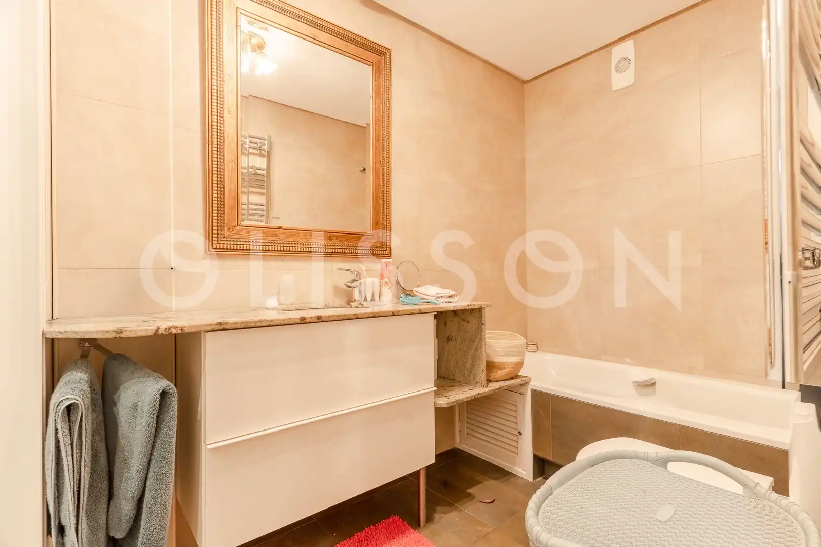 Bathroom of Flat for rent in Madrid  with Storage room and Community pool