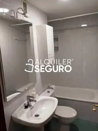 Baño de Piso de alquiler en Valladolid con Calefacción