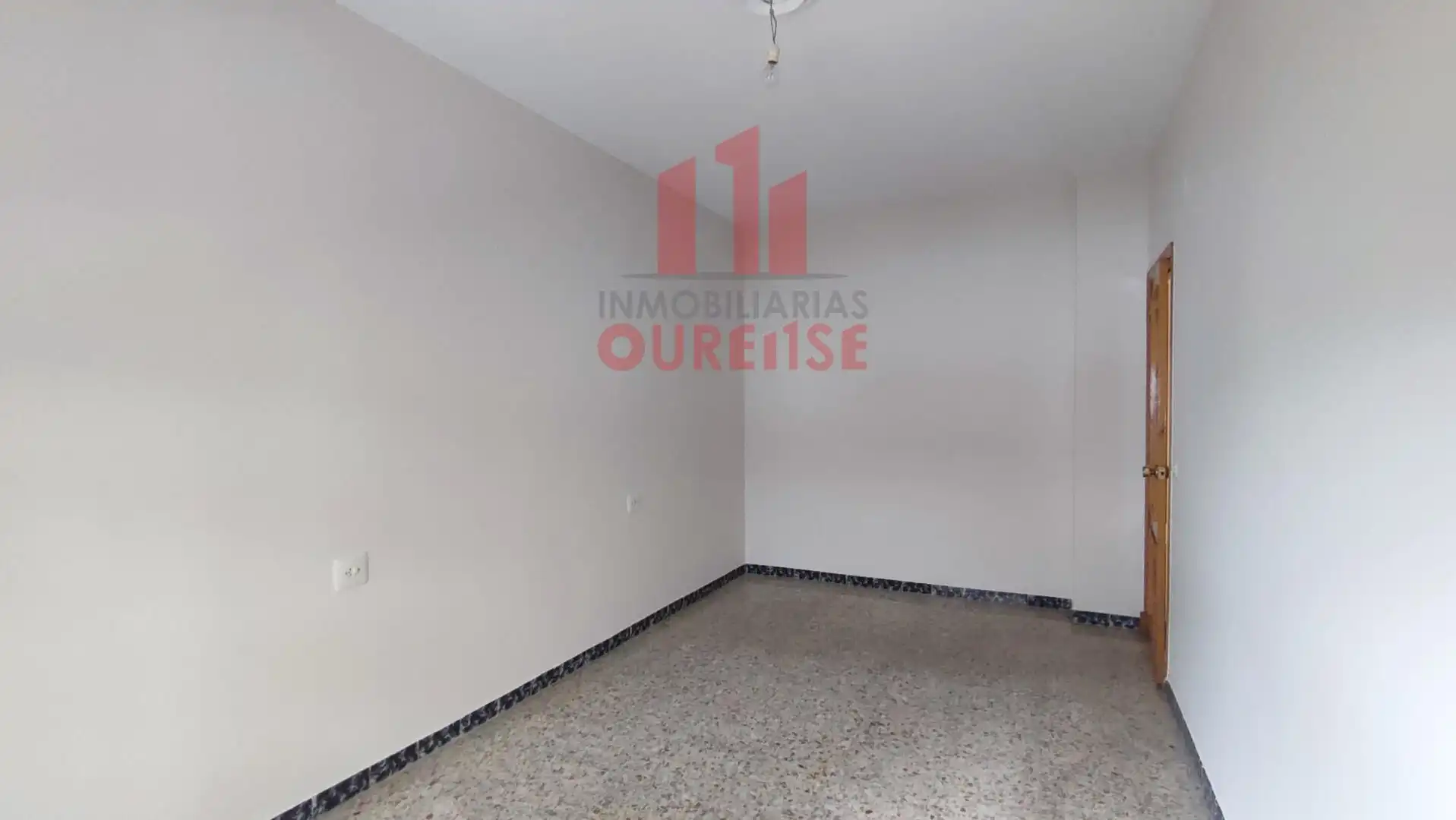 Vista exterior de Pis de lloguer en Ourense Capital  amb Calefacció, Moblat i Balcó