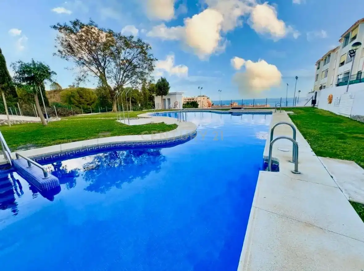 Piscina de Piso en venta en Benalmádena con Aire acondicionado, Trastero y Horno