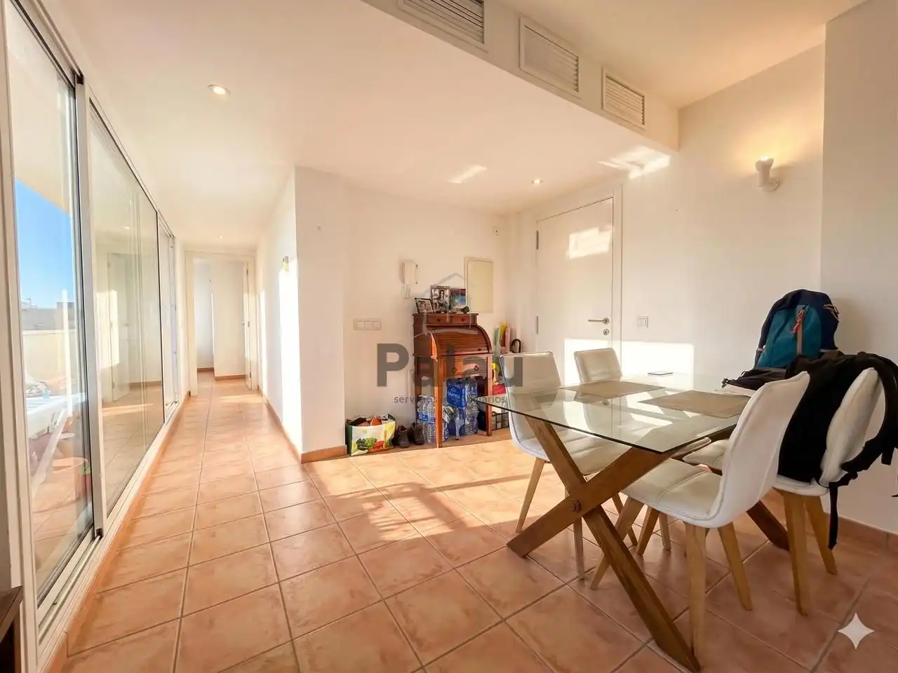 Wohnung zum Verkauf in Ferreries mit Klimaanlage, Terrasse und Gemeinschaftspool