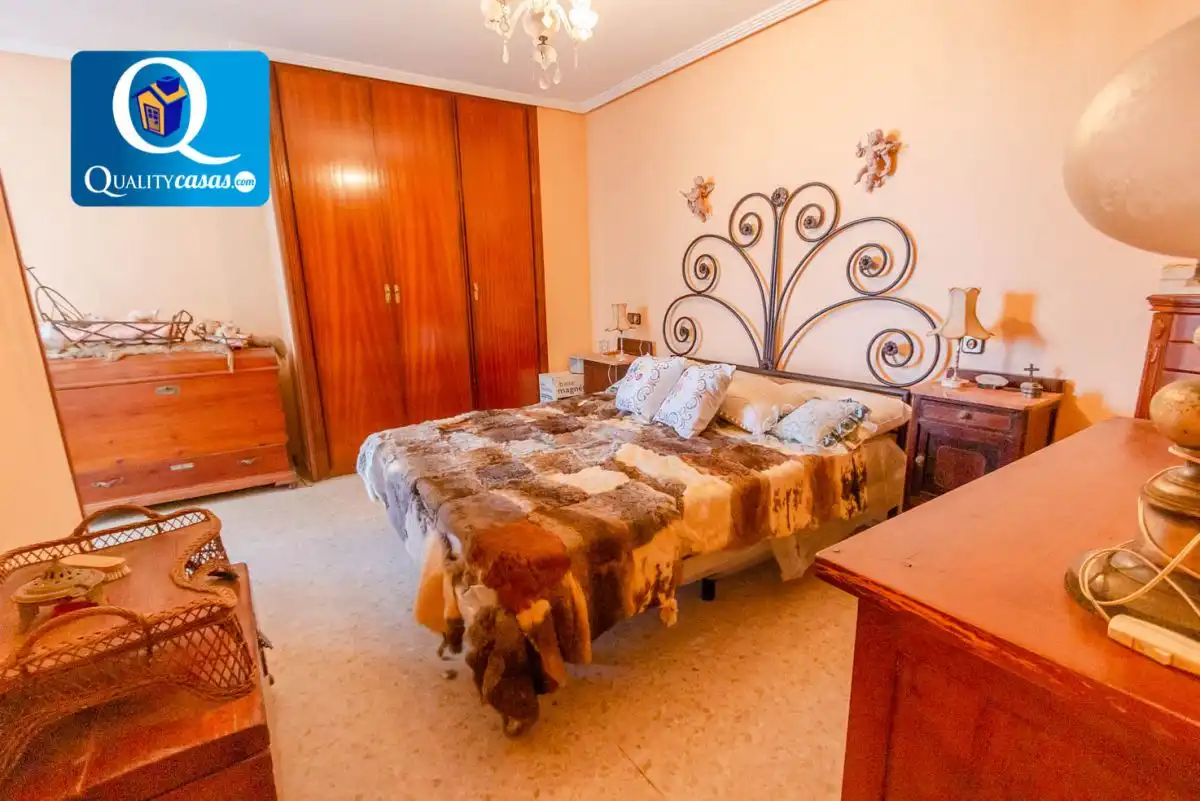 Dormitori de Apartament en venda en Alicante / Alacant amb Aire condicionat, Calefacció i Terrassa