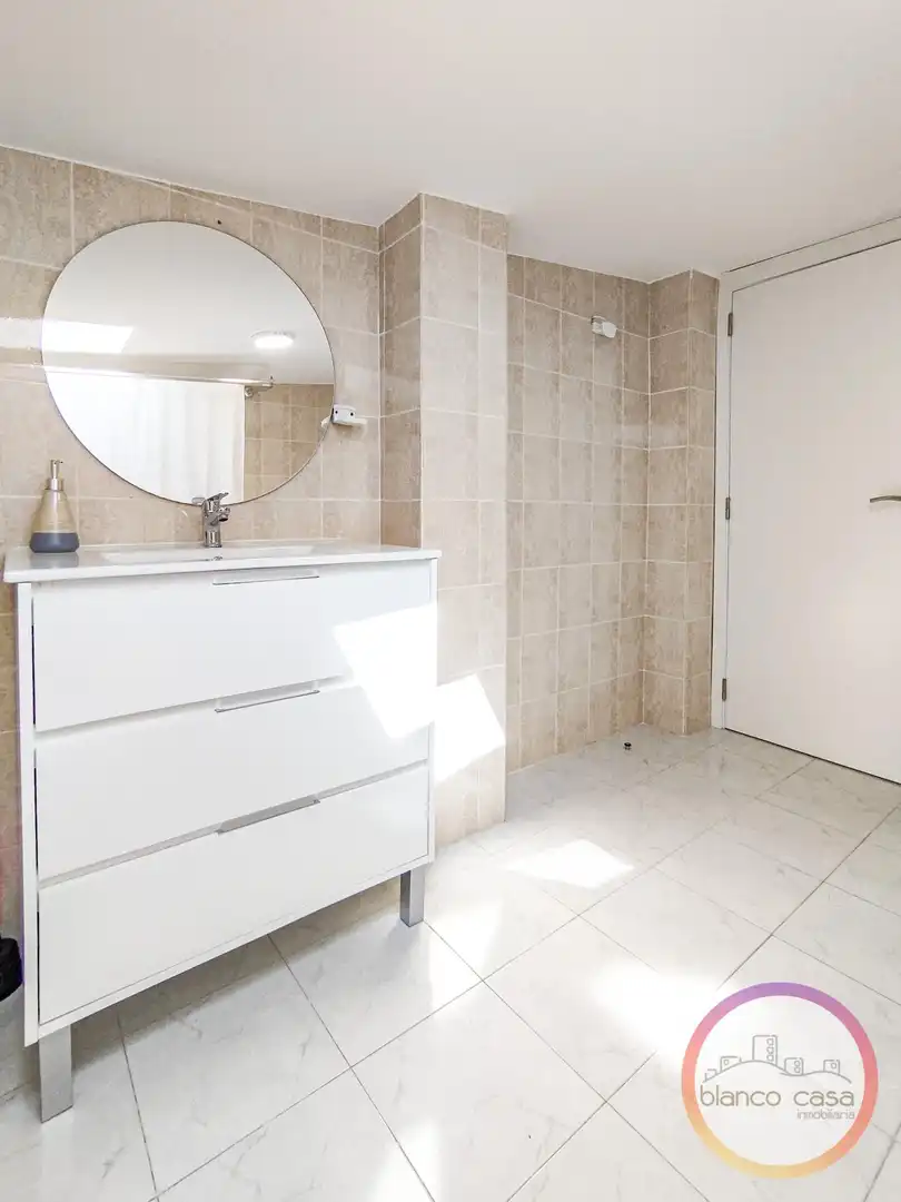 Badezimmer von Wohnung zur Miete in Fisterra mit Heizung und Möbliert