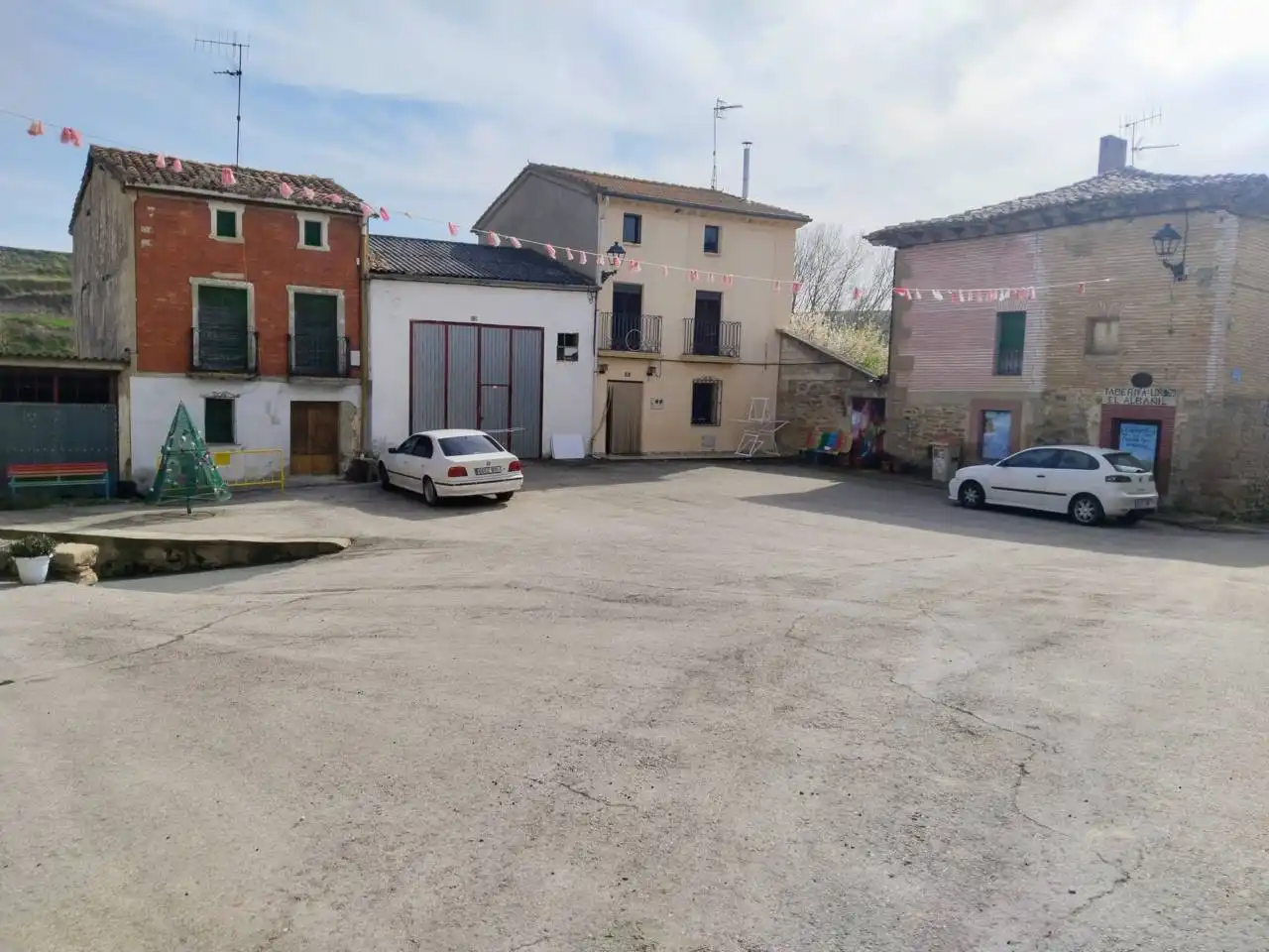 Parking of Detached homes for sale in Briviesca  with Heating and Furnished