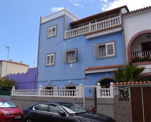 Vista exterior de Casa o xalet en venda en Las Palmas de Gran Canaria amb Terrassa, Traster i Balcó