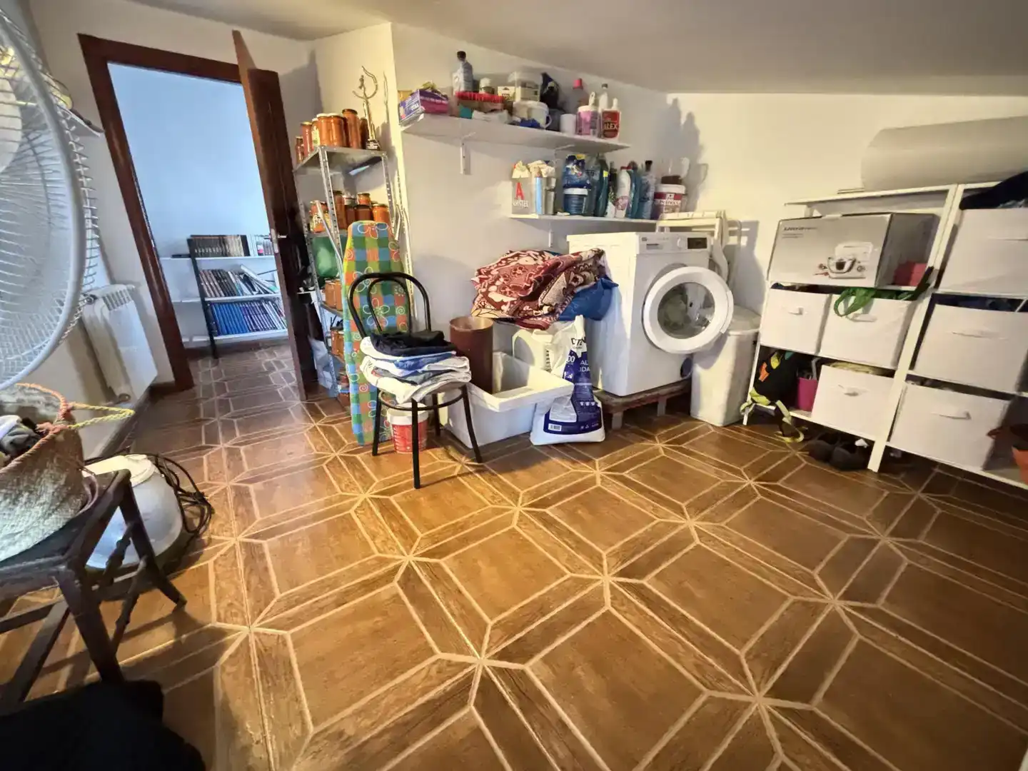 Casa adosada en venda en Robledo amb Parquet, Traster i Moblat