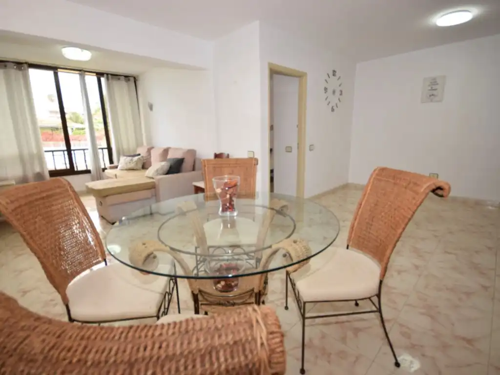Wohnung zur Miete in Calle Luis Rodríguez Figueroa, Zona Botánico