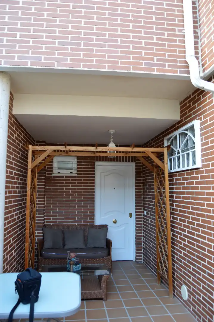 Terrasse von Einfamilien-Reihenhaus zum Verkauf in Aranjuez mit Klimaanlage, Heizung und Terrasse