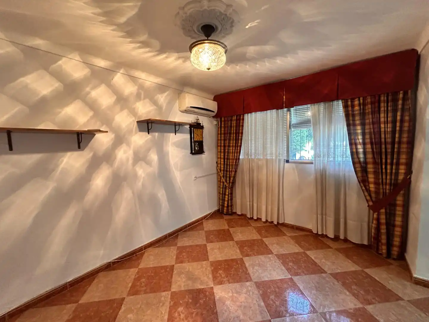 Dormitori de Casa adosada en venda en Barrio Alto