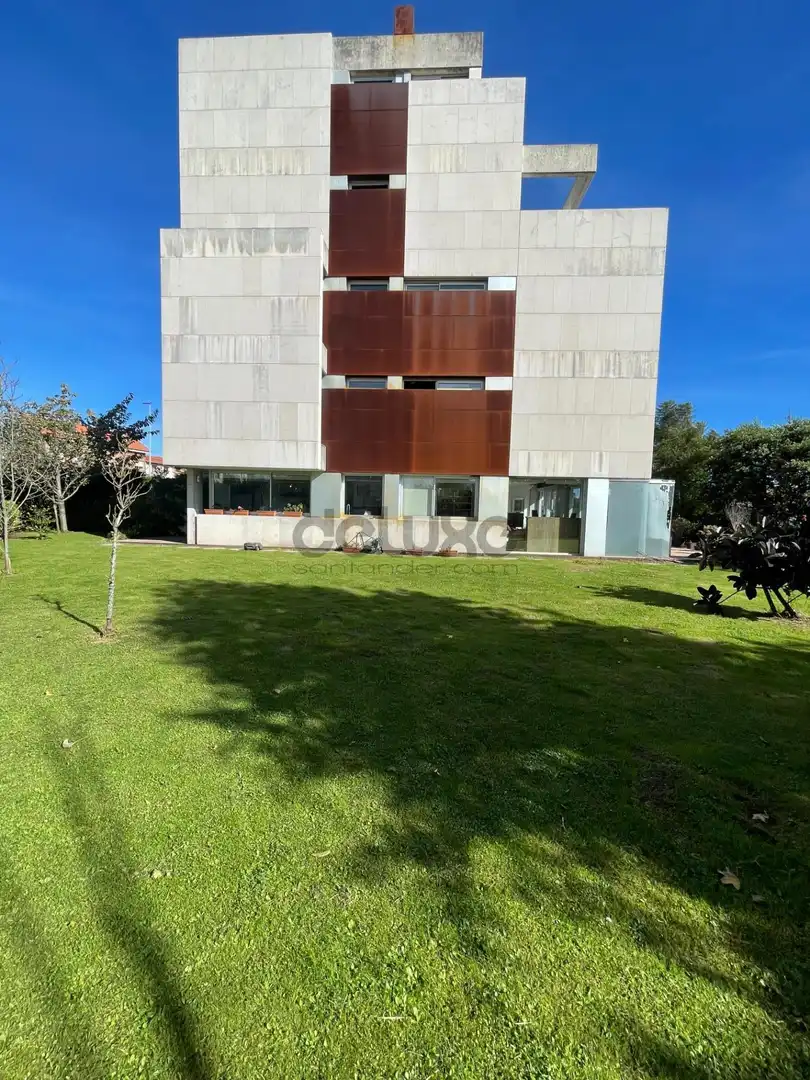Vista exterior de Planta baja en venta en Santander con Calefacción, Jardín privado y Terraza