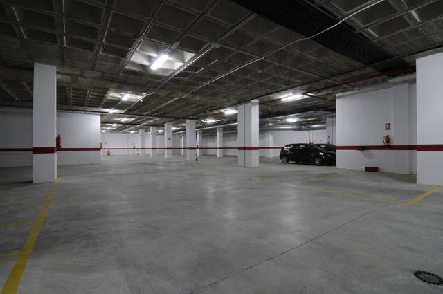 Garaje en Alquiler en Calle Chillida, 4 en El Parador de las Hortichuelas