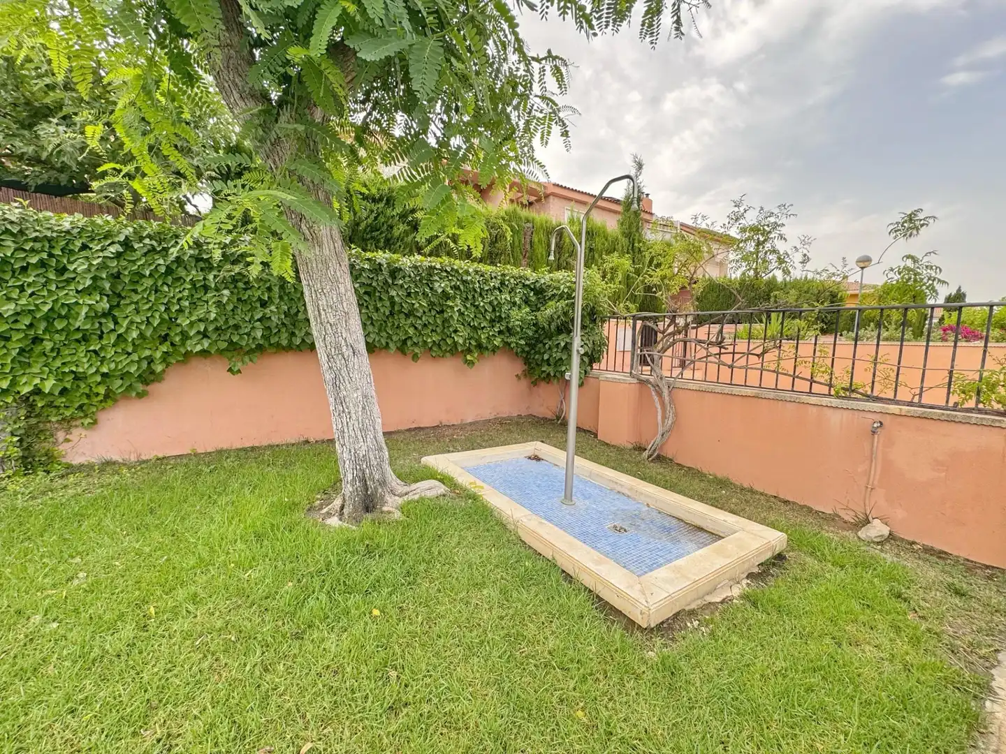 Jardín de Casa adosada en venta en Petrer con Jardín privado, Balcón y Piscina comunitaria