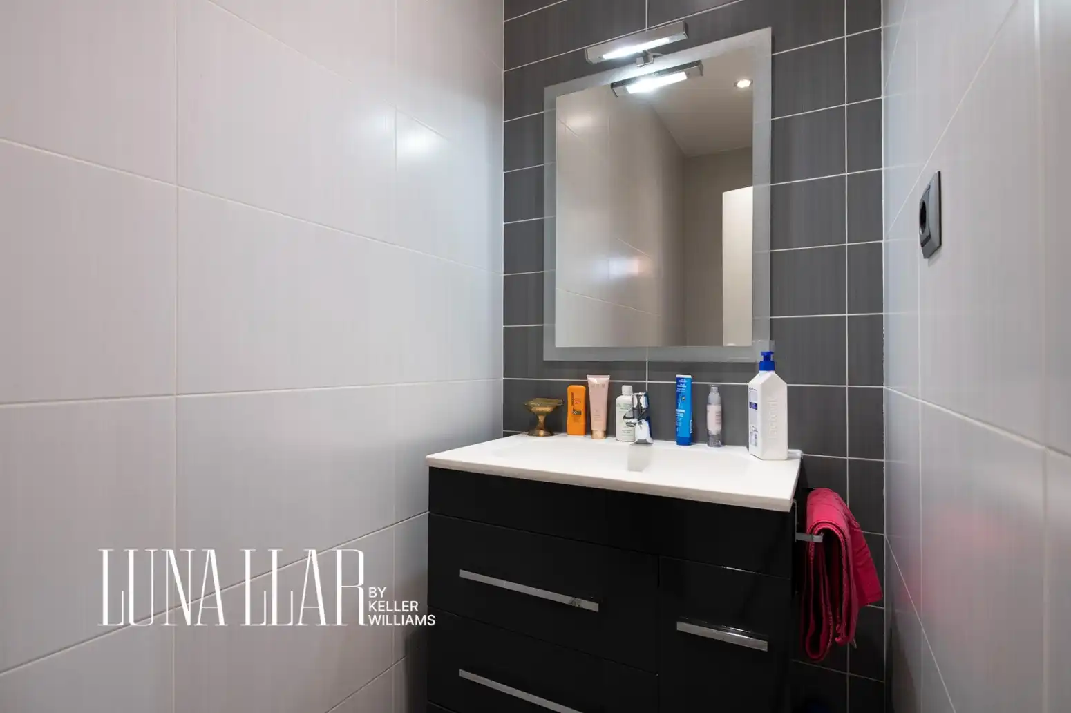 Bathroom of Detached homes for sale in Sant Joan Despí  with Heating and Parquet flooring