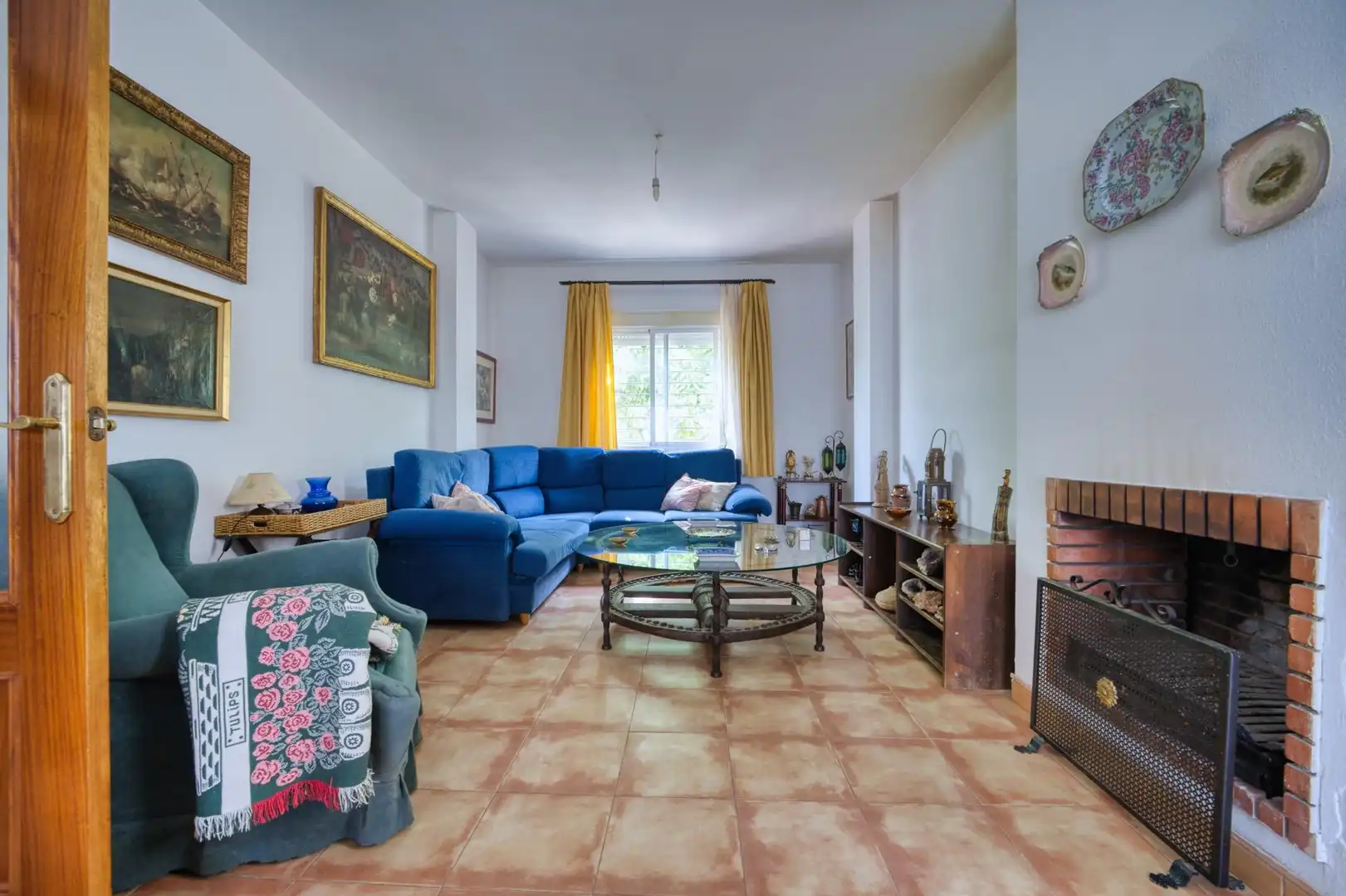 Sala d'estar de Casa o xalet en venda en Espartinas amb Jardí privat, Terrassa i Traster