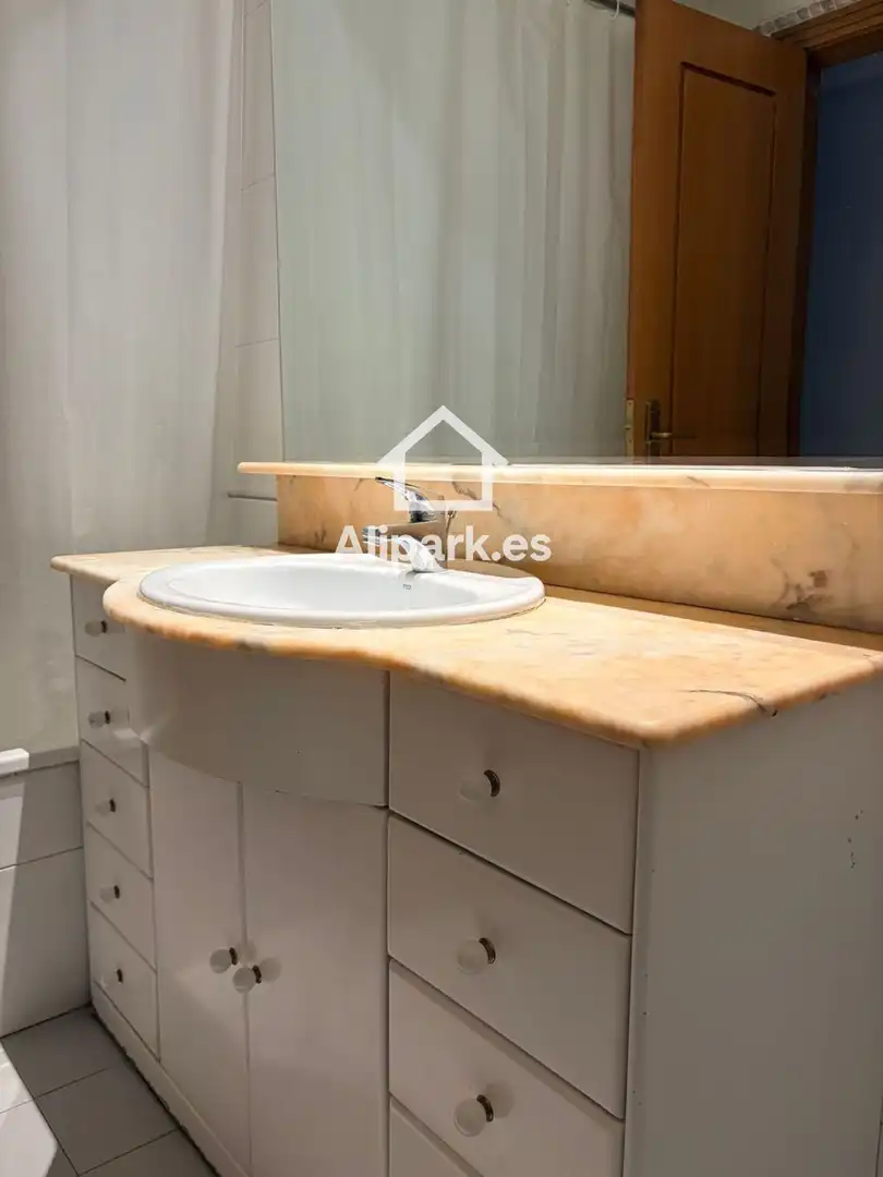 Bathroom of Flat for sale in Alicante / Alacant  with Air Conditioner and Terrace