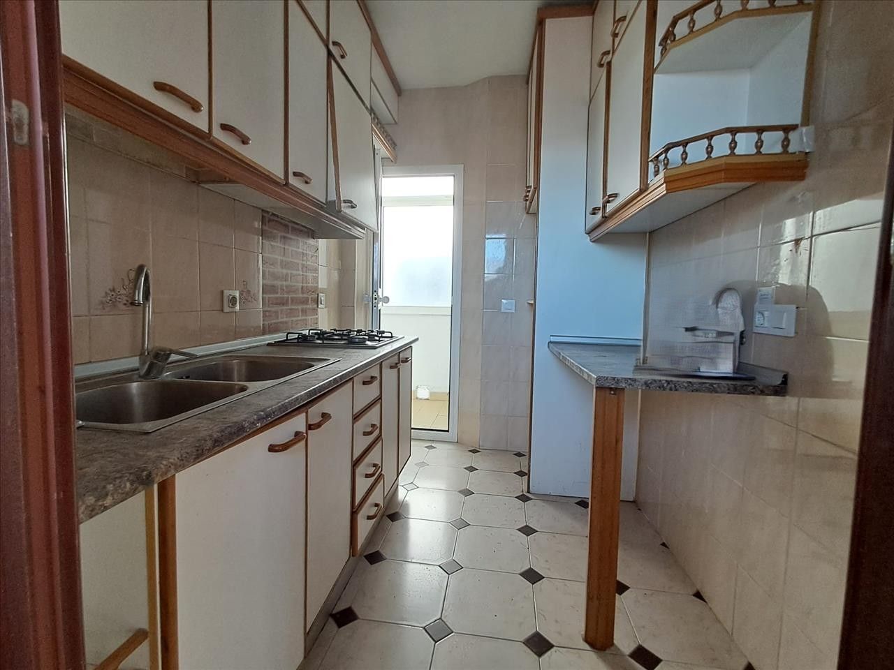 Küche von Wohnung zum verkauf in Puente Genil mit Balkon