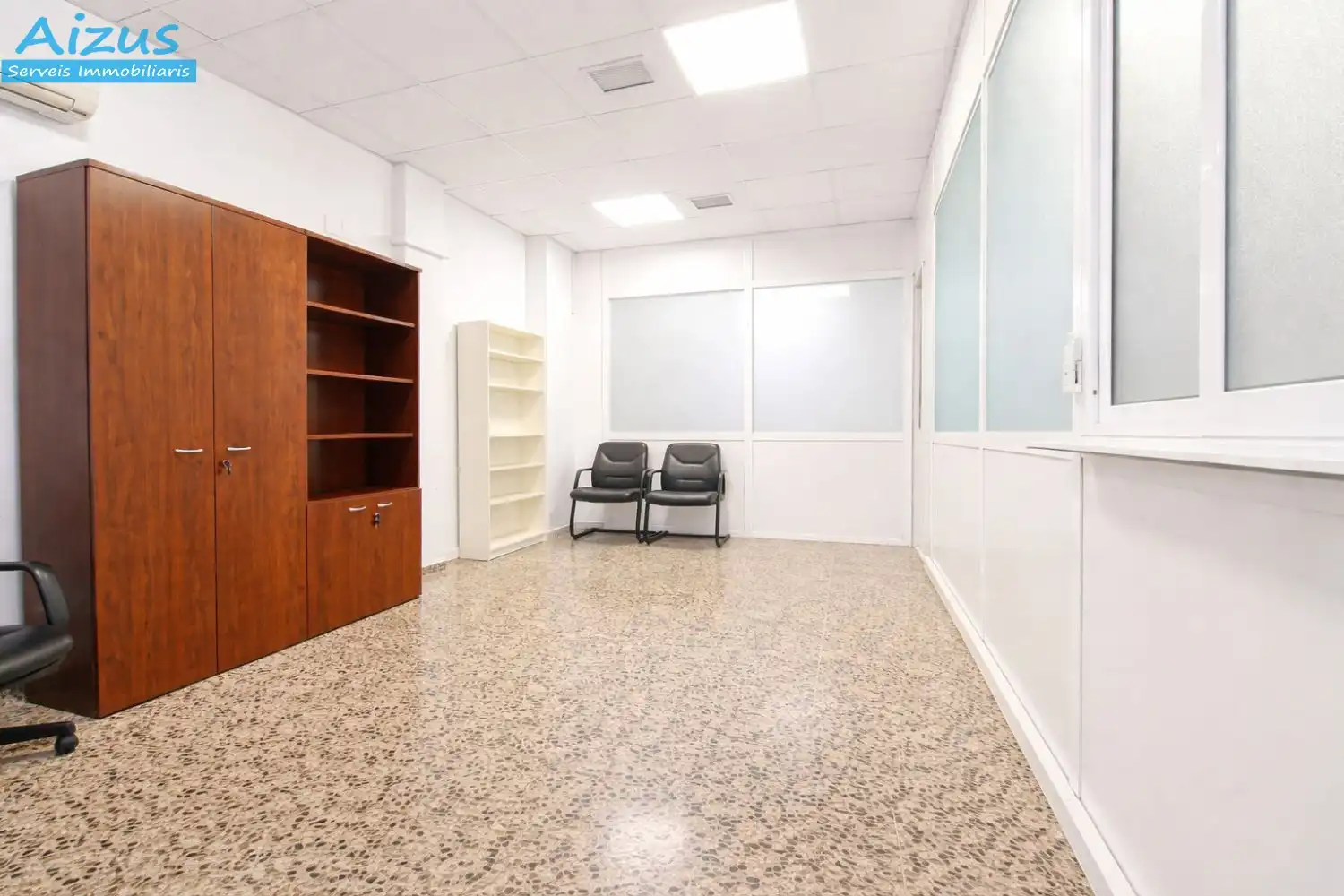 Local comercial en alquiler en Centre - Eixample – Can Llobet, imagen 2