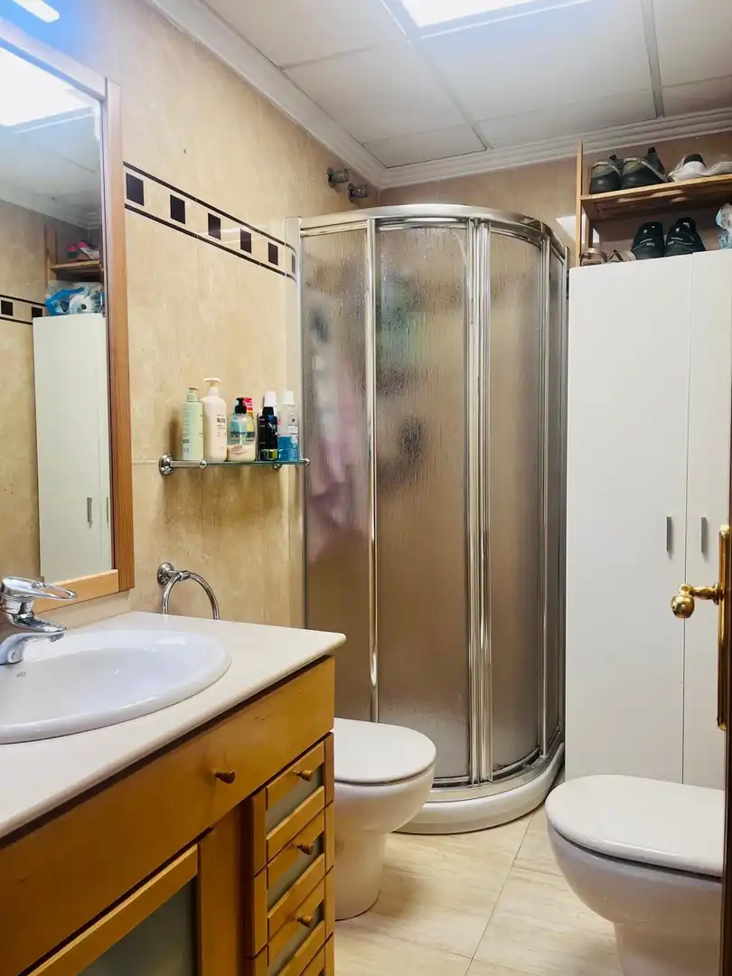 Bathroom of Flat for sale in Elche / Elx  with Air Conditioner