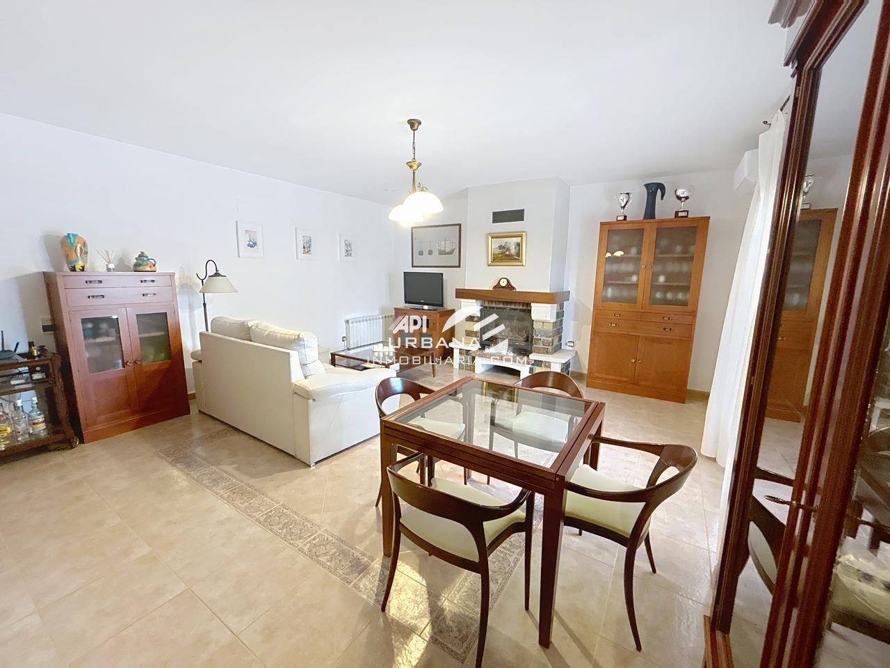 Sala d'estar de Casa o xalet en venda en Lucena amb Aire condicionat, Jardí privat i Terrassa