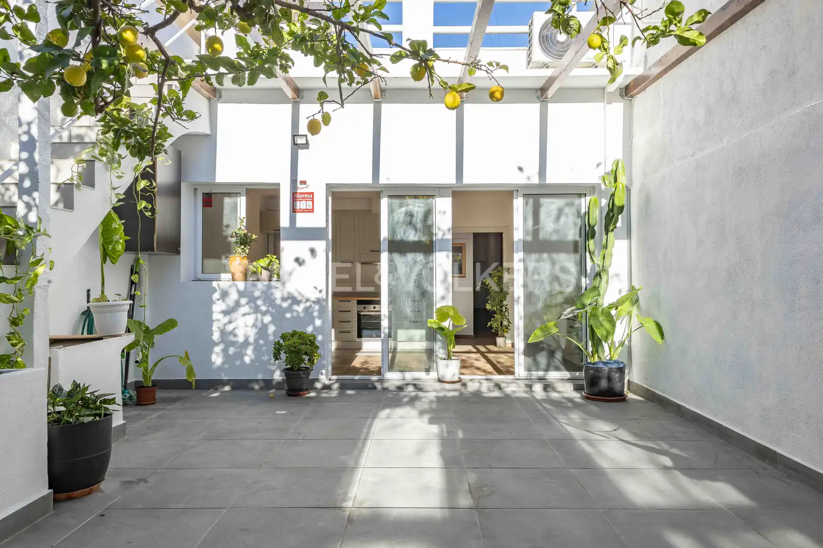 Terraza de Casa o chalet en venta en El Prat de Llobregat con Aire acondicionado, Calefacción y Jardín privado