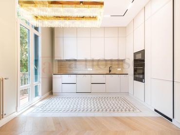 Appartamento con balcone in vendita a Calle VALENCIA
