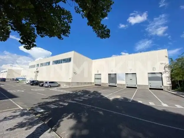 Industrial building to rent in Barrio de la Estación