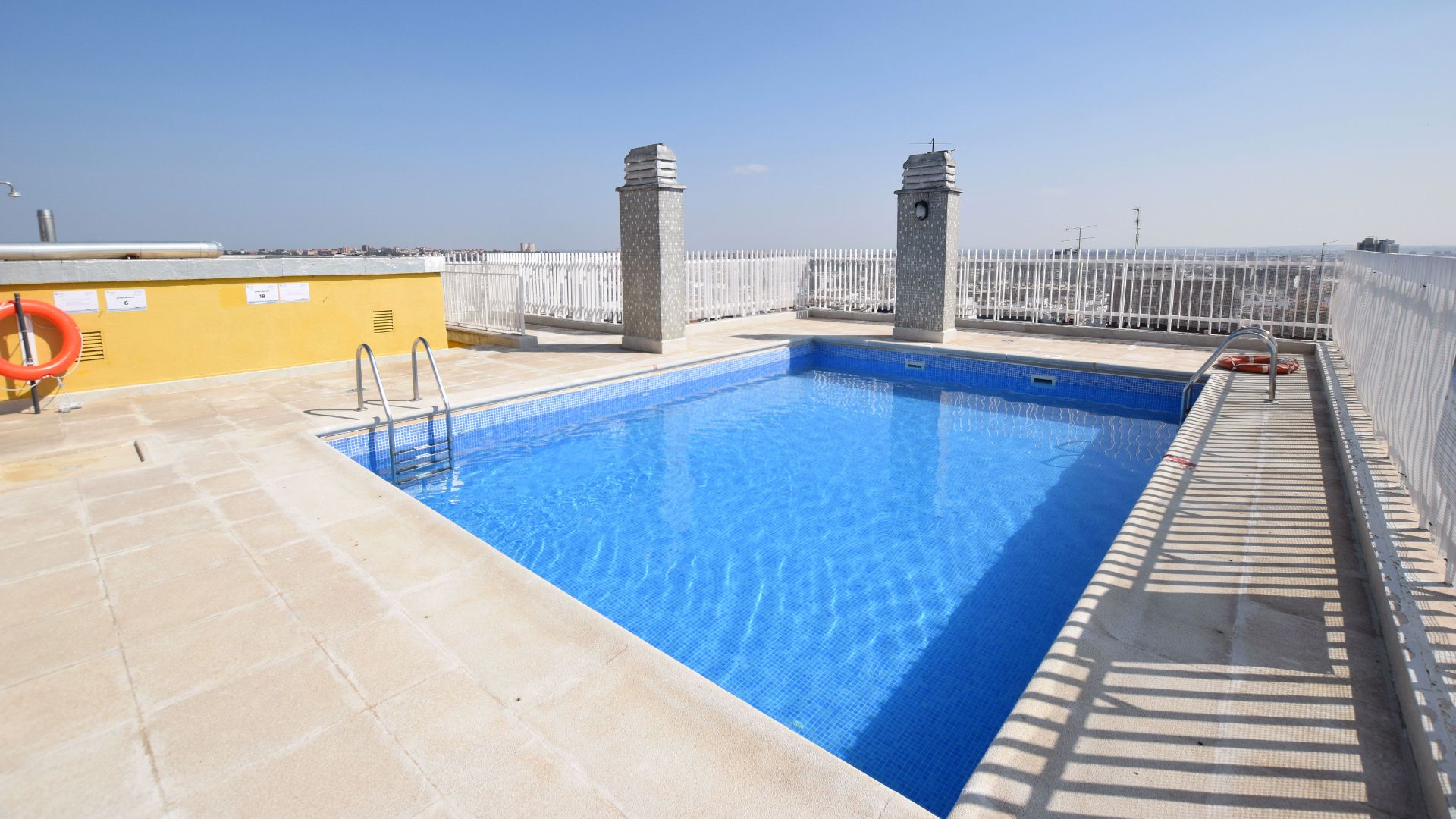 Piscina de Pis en venda en  Madrid Capital amb Calefacció, Terrassa i Piscina comunitària
