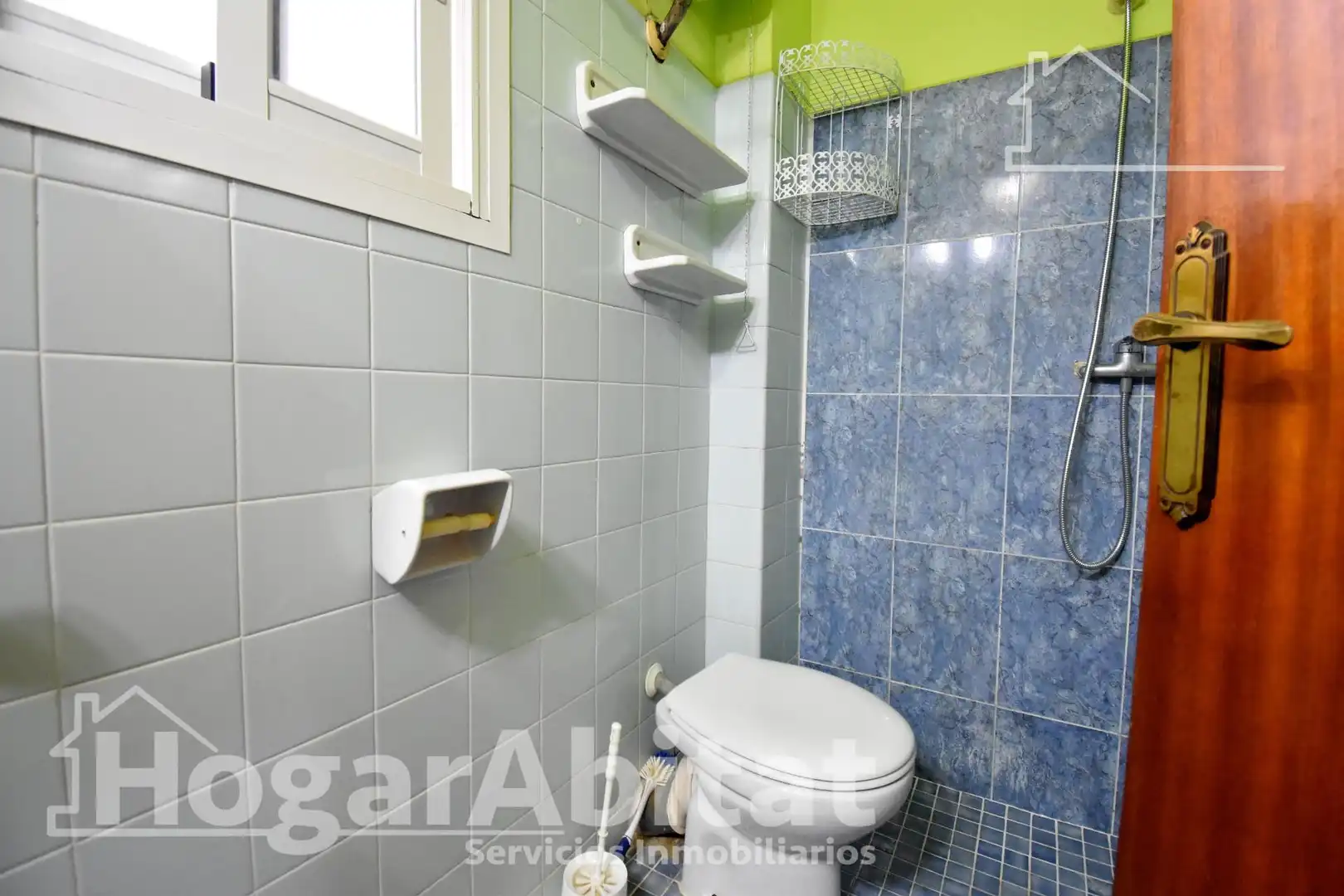Baño de Piso en venta en Gandia con Terraza, Trastero y Amueblado