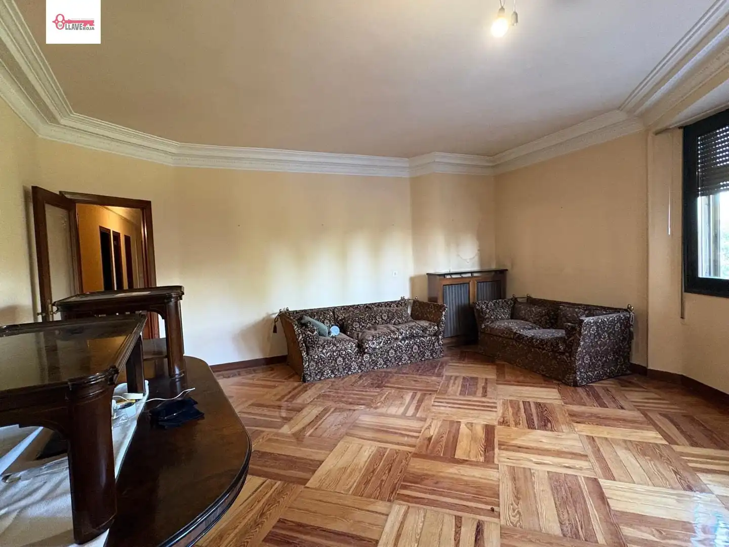 Sala d'estar de Pis en venda en Burgos amb Calefacció i Balcó